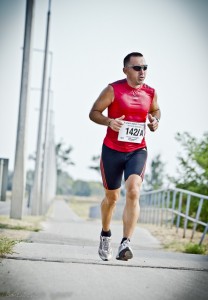 Nagy Robi az elmúlt hétvégén a VI. Zagyvamenti futóversenyen hangolódott a VB-re, ahol a félmaraton duó versenyében 3. helyezést ért el 
